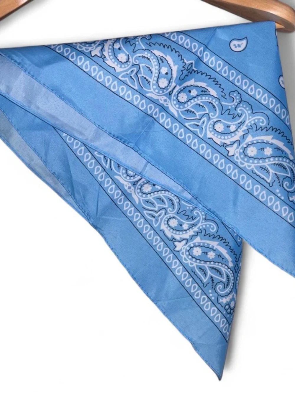 Light Blue Paisley Silk-Feel Bandana Scarf - Unisex Y2K Streetwear Headscarf